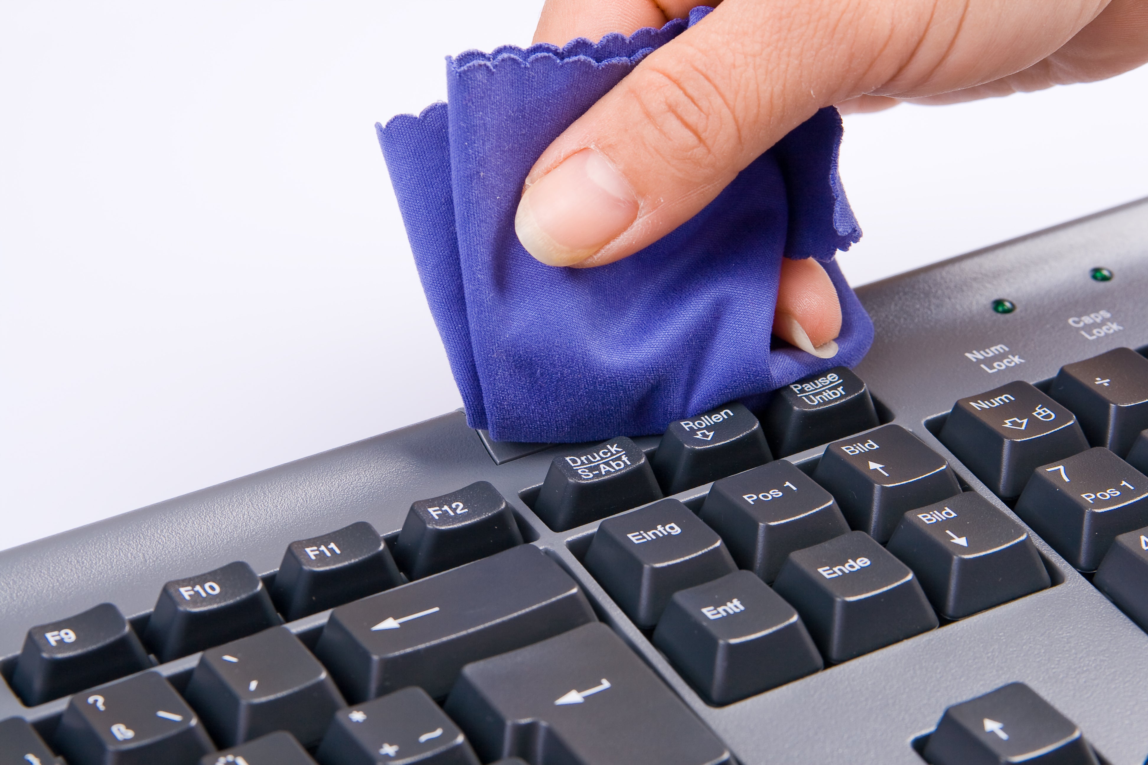 How to clean a keyboard