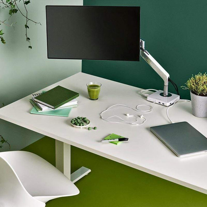 Humanscale Docking Station M2 / Polished Aluminum with Gray Trim Humanscale M/Connect USB 3.0